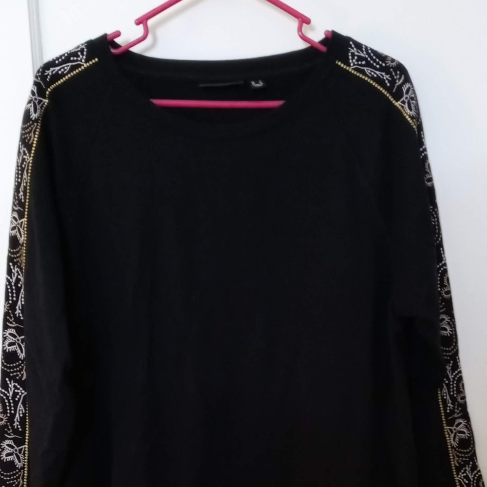Susan Graver Weekend Top with Sleeve Detail